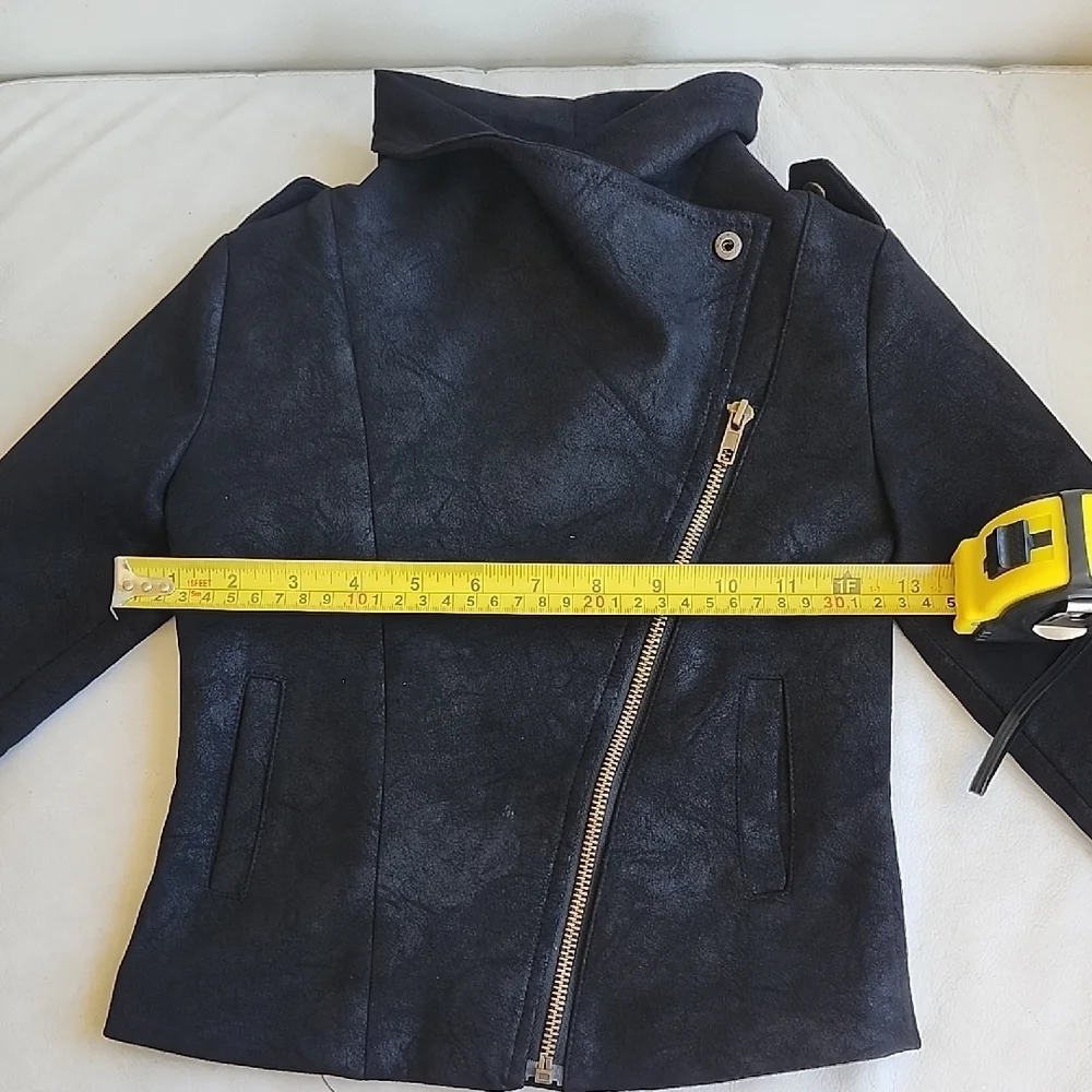 Mia Joy elegant black